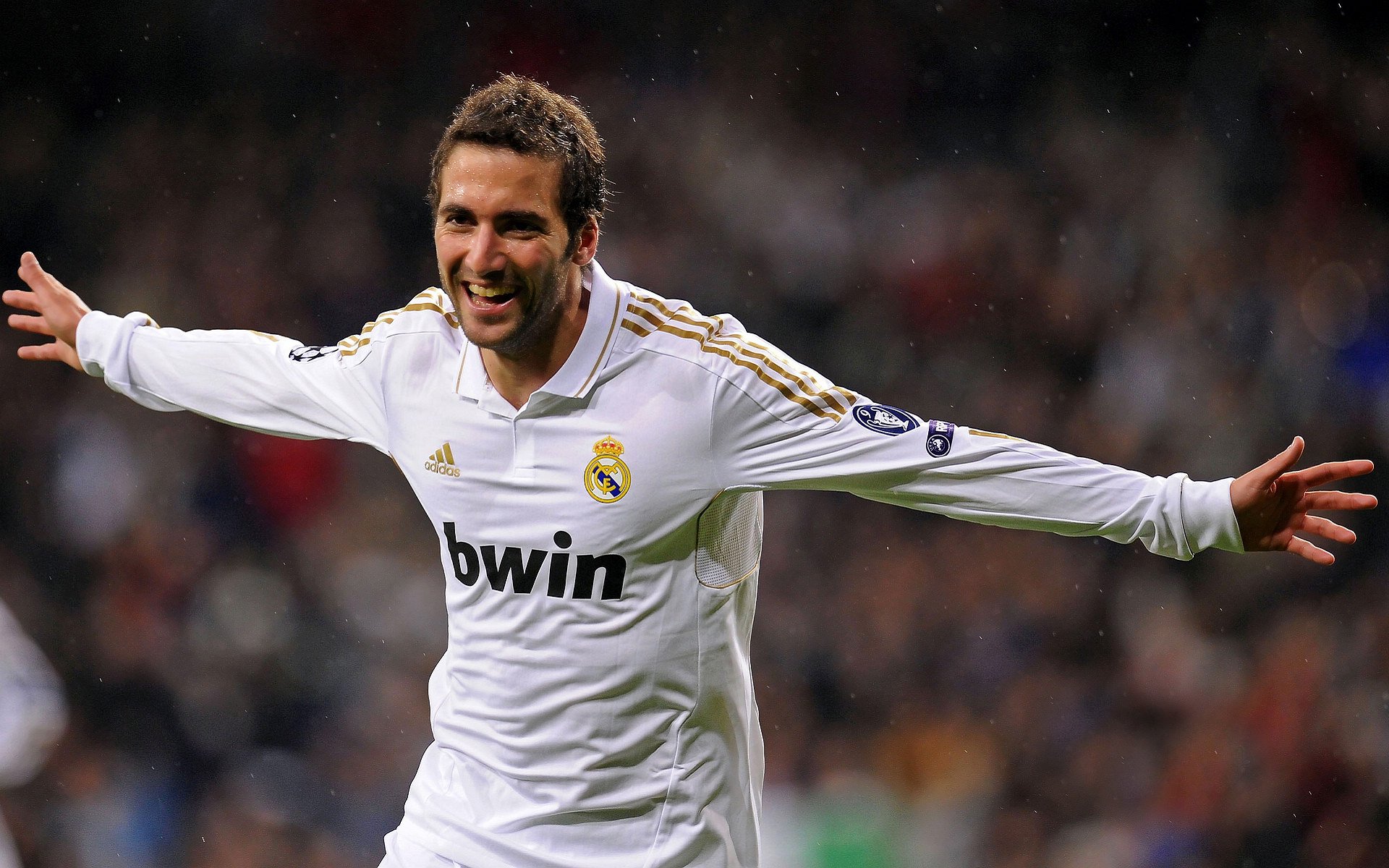 足球城市马拉松结合，体育氛围浓厚，城市马拉松意义何在